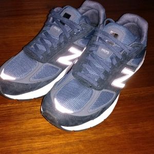 New Balance Women 11 Narrow 990v5 tennis shoes